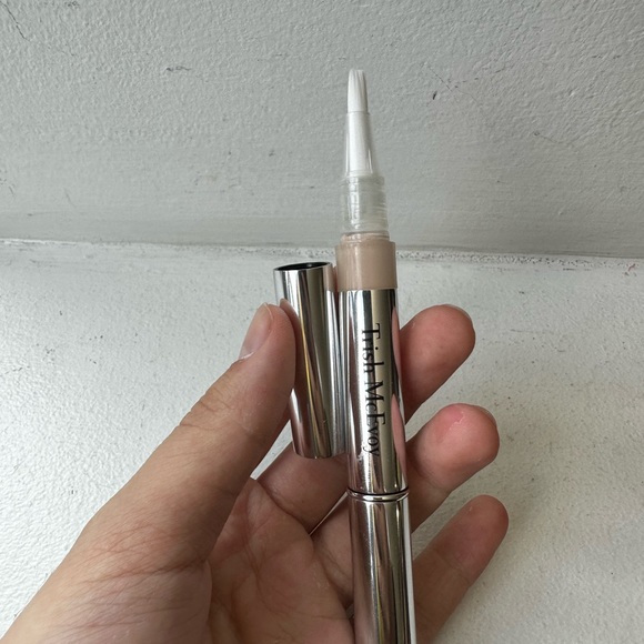 Vintage Trish McEvoy Flawless Concealor 1 - Picture 3 of 3